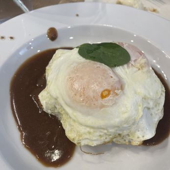 Aloha Kitchen - Wagyu loco moco with eggs over easy - Breakfast & Brunch Near Me - Honolulu, Hawaii