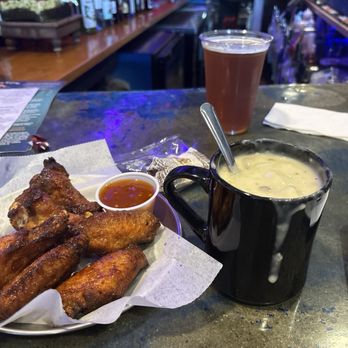 Quahog Republic Dive Bar - Chic wings with Quahog Chowdah! - New American Near Me - Falmouth, Massachusetts