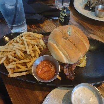 Mash'D - Burger - New American Near Me - Frisco, Texas