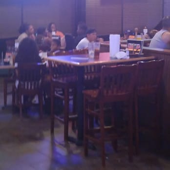 Wing Daddy's - Another empty table needing to be cleaned - Chicken Wings Near Me - San Antonio, Texas