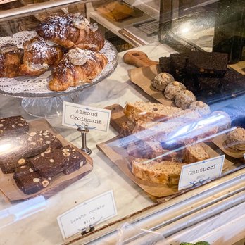 Saraghina Bakery - Bakeries Near Me - Brooklyn, New York