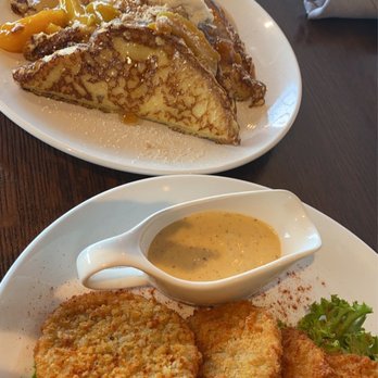 Brunch & Sip - Fried Green Tomatoes and Peach Cobbler Toast - Coffee & Tea Near Me - Phoenix, Arizona
