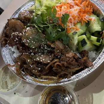 Nguyen's Kitchen - Bulgogi short ribs steak rice bowl - Vietnamese Near Me - South Gate, California Nguyen's Kitchen - Bulgogi short ribs steak rice bowl - Vietnamese Near Me - South Gate, California