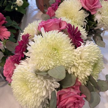 Allendale Flowers - Mums and roses - Florists Near Me - Allendale, New Jersey