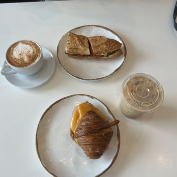 Lady Baker - Bakeries Near Me - Pembroke Pines, Florida