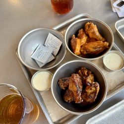 Duckworth's Grill & Taphouse - Mommoo & sweet gold wings (10)