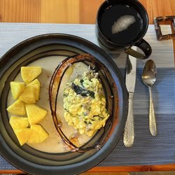 Desert Hills Bed and Breakfast - Homegrown eggs scrambled with cheese, homemade turkey sausage and homegrown kales