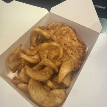 Amarith Farmhouse - Chicken strips and fries - Cafes Near Me - Newport Beach, California