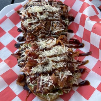 Papo's Cafe - Avocado toast, added bacon! So good. Another shareable-sided portion! Believe you may be able to order a 1/2 order... - Cafes Near Me - Springfield, Illinois