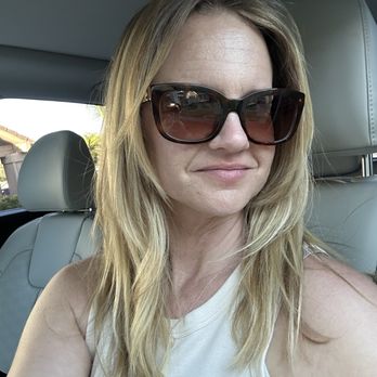Sonias - Gorgeous layers and blow out on my wavy hair - Hair Salons Near Me - Thousand Oaks, California Sonias - Gorgeous layers and blow out on my wavy hair - Hair Salons Near Me - Thousand Oaks, California