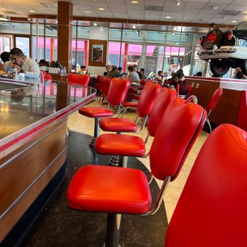 Ruby's Diner - Inside the dinner - Diners Near Me - Commerce, California Ruby's Diner - Inside the dinner - Diners Near Me - Commerce, California