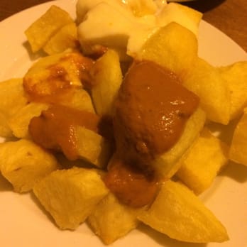 Taska Hogan La Coveta - Fresh off the fryer patatas bravas. Very good. - Arroceria / Paella Near Me - Valencia, V