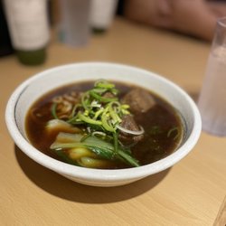 Honolulu Noodle & Co - Beef Noodle combo with beef and tendon (served on the side)