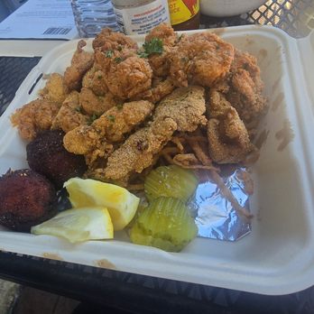 The Workshop - Mixed seafood platter - Cajun/Creole Near Me - Benicia, California
