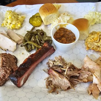 The Smokey Q - Sampler platter - Smokehouse Near Me - Dandridge, Tennessee The Smokey Q - Sampler platter - Smokehouse Near Me - Dandridge, Tennessee
