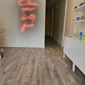 Clean Your Dirty Face - Inside of the place - Skin Care Near Me - Studio City, California