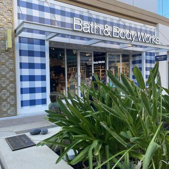 Bath & Body Works - Outside - Cosmetics & Beauty Supply Near Me - Walnut Creek, California