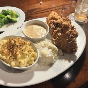 LongHorn Steakhouse - Chicken Fried Chicken - Steakhouses Near Me - Plano, Texas LongHorn Steakhouse - Chicken Fried Chicken - Steakhouses Near Me - Plano, Texas