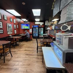 Napolitano's Brooklyn Pizza - Inside