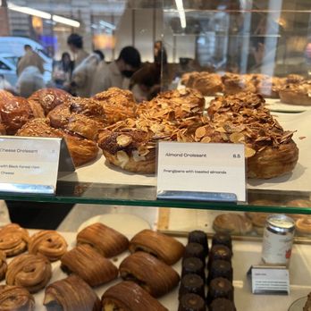 La Cabra - Almond croissant - Coffee & Tea Near Me - New York, New York La Cabra - Almond croissant - Coffee & Tea Near Me - New York, New York