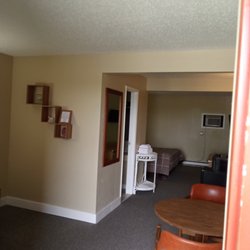 Lakota Lodge - SLEEP IN OUR COZY ROOMS