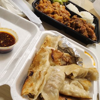 Taiwan Cafe - Beef & broccoli , pot stickers , kung pao chicken with peanuts - Taiwanese Near Me - Plano, Texas