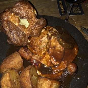 Chequers Inn - Turkey with pigs in blankets, stuffing and gravy with roast potatoes - Pubs Near Me - Leeds, XWY