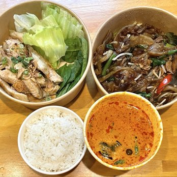 Unchai Thai Restaurant - Thai Near Me - Vancouver, British Columbia