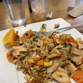 Champa Garden - Pad see ew with chicken & medium spice - Thai Near Me - Redding, California