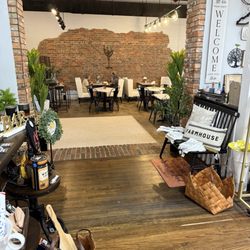 Sip And Shop Cafe & Boutique