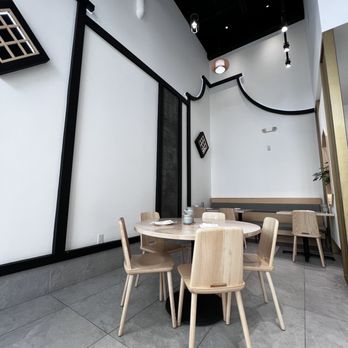 Seven Grams - Ambiance - Chinese Near Me - Rancho Cucamonga, California