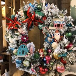 Golden Treasures - Christmas decorations and other seasonal merchandise