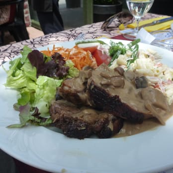 Restaurant les Glycines - Plat du Jour - roasted lamb + salad - Swiss Food Near Me - Nyon, VD