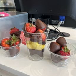 2 cups of Chocolate covered strawberries & 1 cup of mixed fruit 3 2 cups of Chocolate covered strawberries & 1 cup of mixed fruit 3