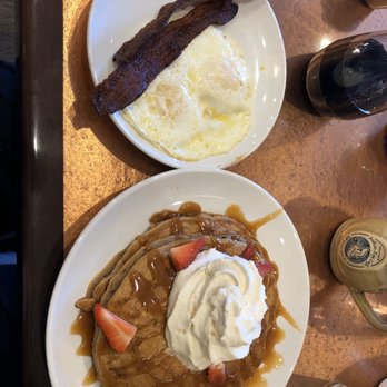 Another Broken Egg Cafe - Delicious bacon, eggs, and pancakes - Breakfast & Brunch Near Me - Winter Park, Florida