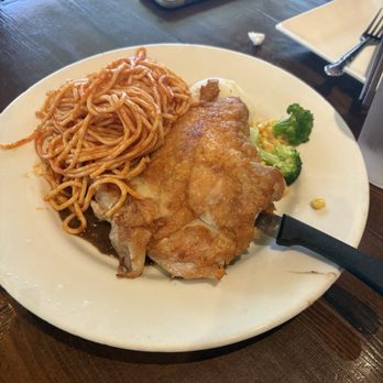 Garden Bistro - 23.Grilled Chicken Steak (D) 23.香煎鸡扒 (晚) with Black Pepper Sauce and Pasta - Asian Fusion Near Me - Rowland Heights, California