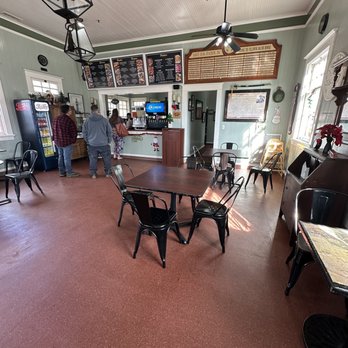 Destination Smokehouse & Eatery - Inside - Sandwiches Near Me - Hemet, California Destination Smokehouse & Eatery - Inside - Sandwiches Near Me - Hemet, California