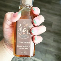 Nail Lounge Bellevue - Green French tip
