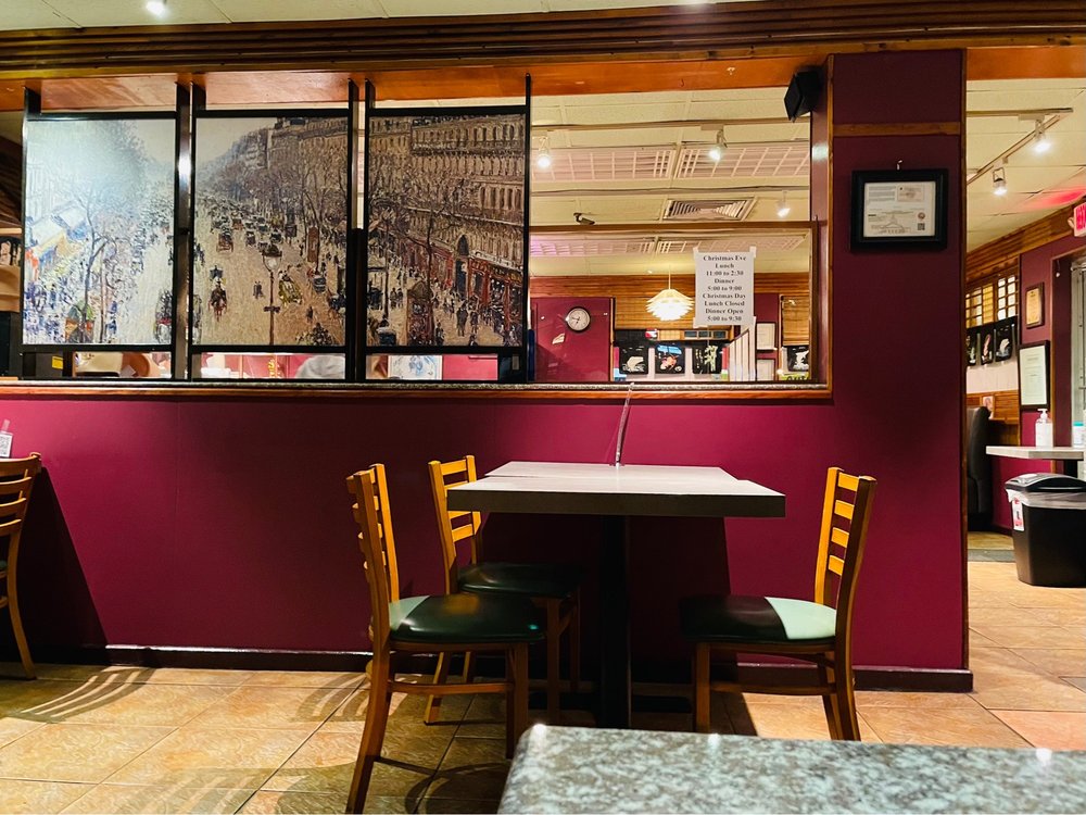Eddie Hills Sushi & Thai