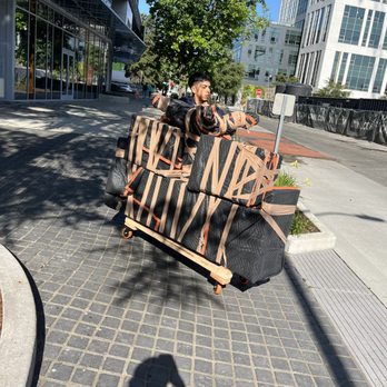 Grandmas Boy Moving - Maximizing each load
#EfficientMoving - Movers Near Me - Seattle, Washington Grandmas Boy Moving - Maximizing each load
#EfficientMoving - Movers Near Me - Seattle, Washington
