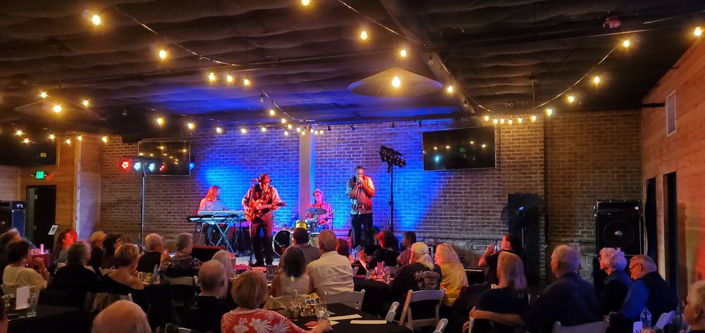 West of the Waterway - wedding in Tacoma, WA