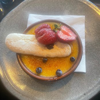 Bistro le Sam - Canadian (New) Near Me - Quebec City, Quebec