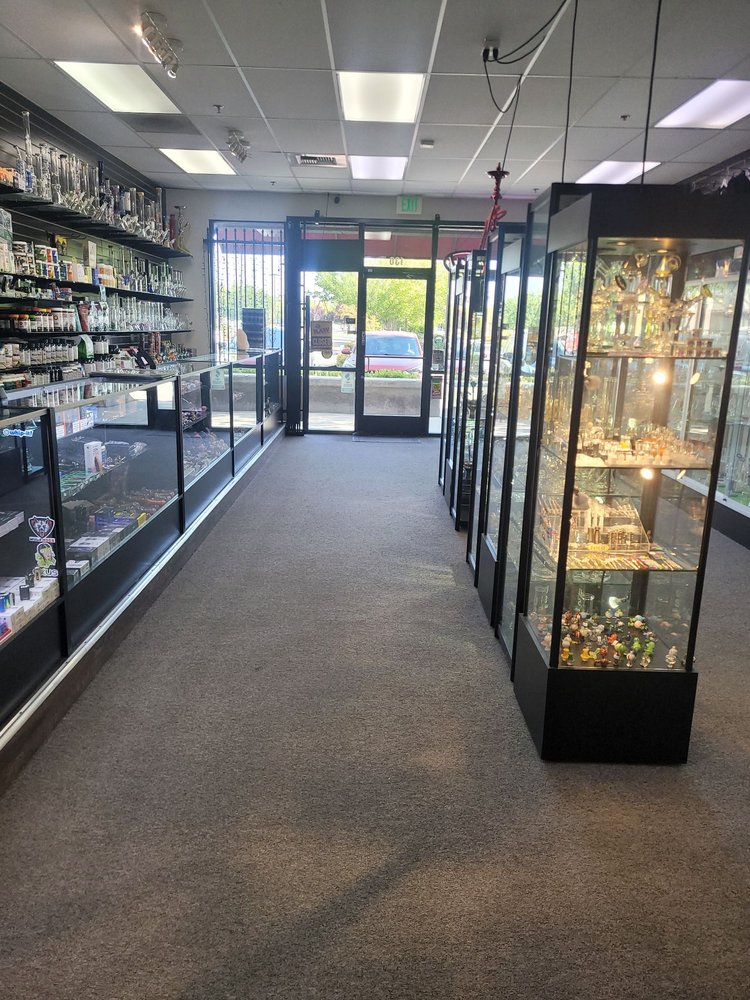 HIFI SMOKE SHOP Updated October 2024 12 Reviews 3031 Foothills