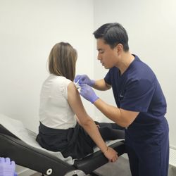 Dr. Kim Injecting NAD+