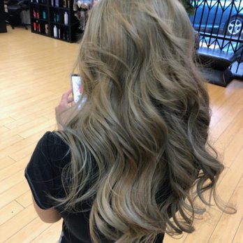 2RUE BEAUTY SALON - Sexy back! - Eyelash Service Near Me - Paramount, California