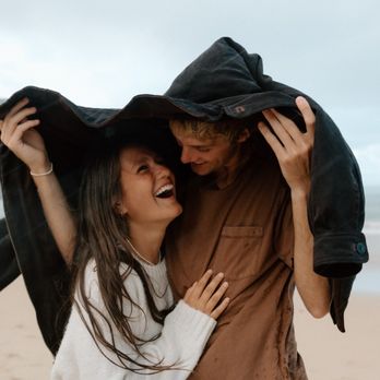 R Osedo Photography - Couples engagement session at the beach - Session Photography Near Me R Osedo Photography - Couples engagement session at the beach - Session Photography Near Me