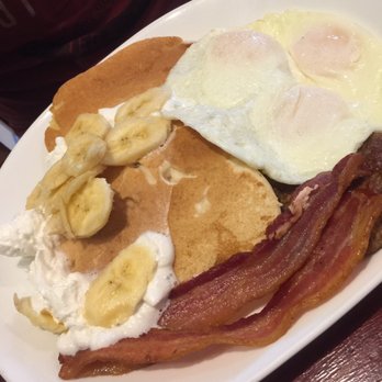 Vanta Cafe - Pancake Special $9.95 - Breakfast & Brunch Near Me - Wailuku, Hawaii