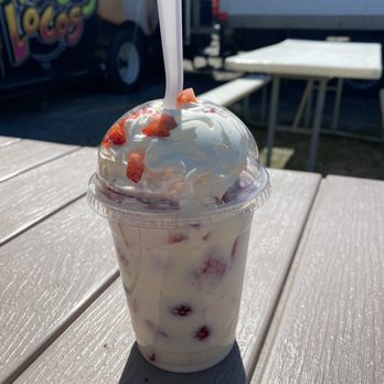 Antojos Locos - Fresa con crema - Mexican Near Me - Burlington, Washington