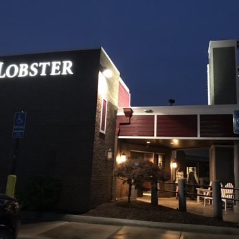 Red Lobster - the front of a restaurant at night - Seafood Near Me - Rochester Hills, Michigan Red Lobster - the front of a restaurant at night - Seafood Near Me - Rochester Hills, Michigan