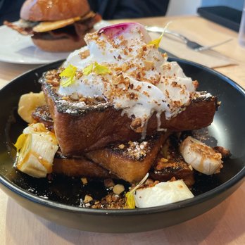 Cafe Rowan - Banana's Foster French Toast - Breakfast & Brunch Near Me - Portland, Oregon Cafe Rowan - Banana's Foster French Toast - Breakfast & Brunch Near Me - Portland, Oregon